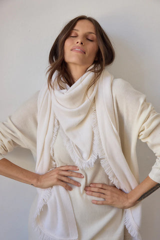 Isabelle Wool Cashmere Wrap - Off White | Estilo Emporio