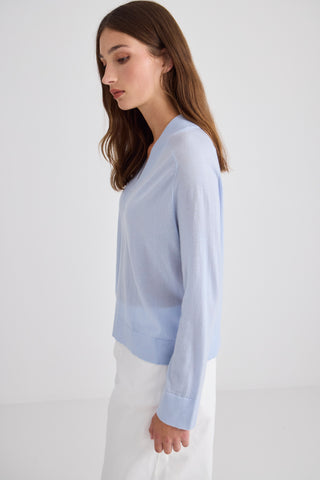Featherlight Cashmere V-Neck – Pale Blue | Laing