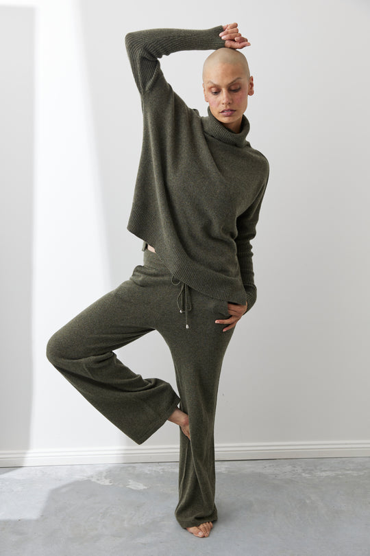 Mia Fratino | Gigi Step Rollneck Sweater | Military