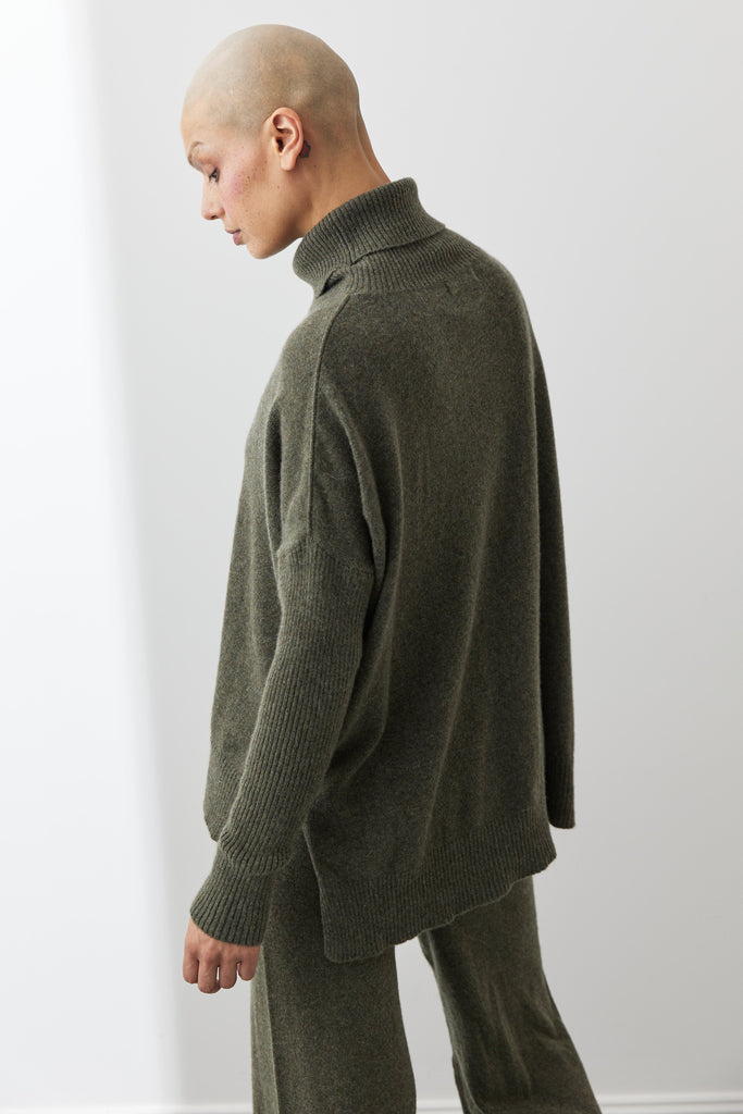 Mia Fratino | Gigi Step Rollneck Sweater | Military