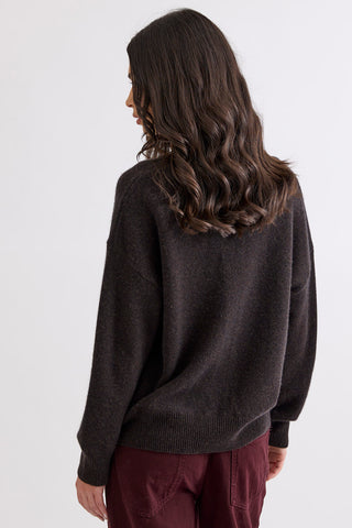 Hunter Crew - Earth | Mia Fratino