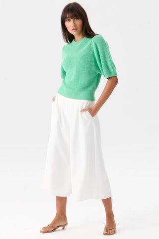 Elissa Tee – Apple | Mia Fratino