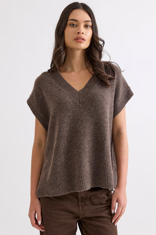 Xavier Vest - Espresso | Mia Fratino