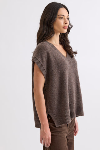 Xavier Vest - Espresso | Mia Fratino
