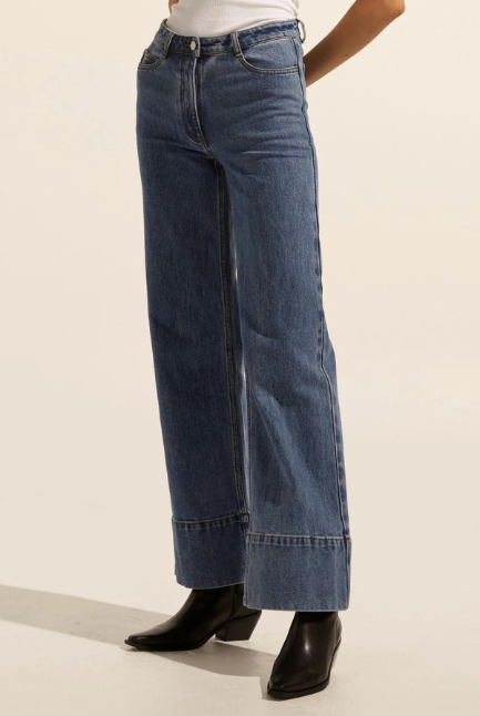 Zoe Kratzmann | Magnet Jean | Mid Wash Denim