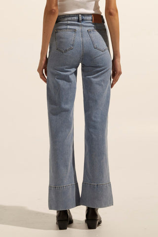 Zoe Kratzmann | Magnet Jean | Washed Denim