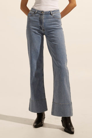 Zoe Kratzmann | Magnet Jean | Washed Denim