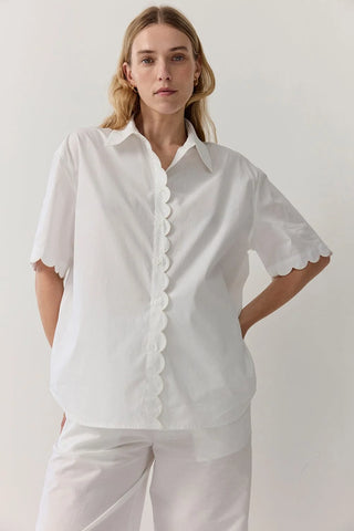 Poplin Scallop Edge Short Sleeve Shirt - White | Iris & Wool