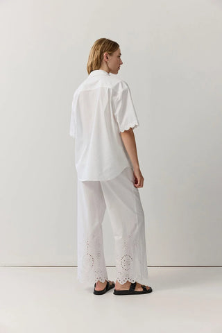 Poplin Scallop Edge Short Sleeve Shirt - White | Iris & Wool